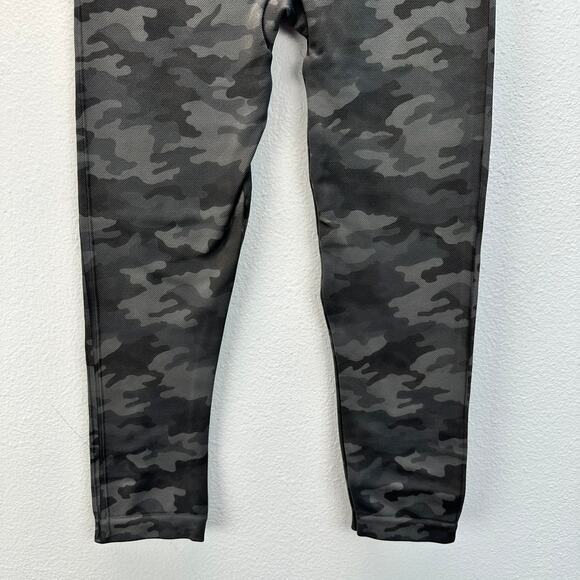NWT Spanx Look At Me Now Cropped Seamless Leggings M Gray Camo - Picture 5 of 12